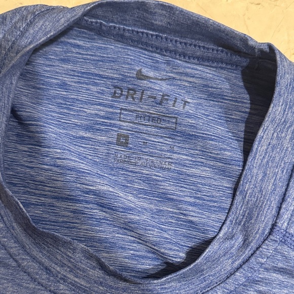 Nike Men's Blue Heather Short Sleeve Tee - Picture 4 of 4